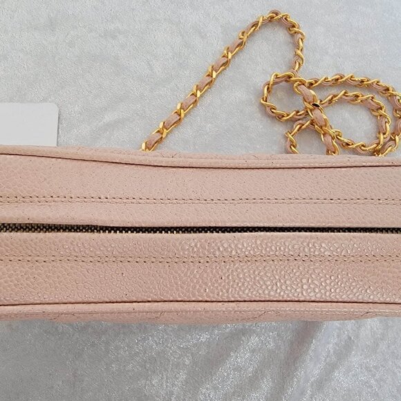CHANEL PINK CAVIAR DIAMOND 'CC' VINTAGE CAMERA BAG MINI - Picture 12 of 16